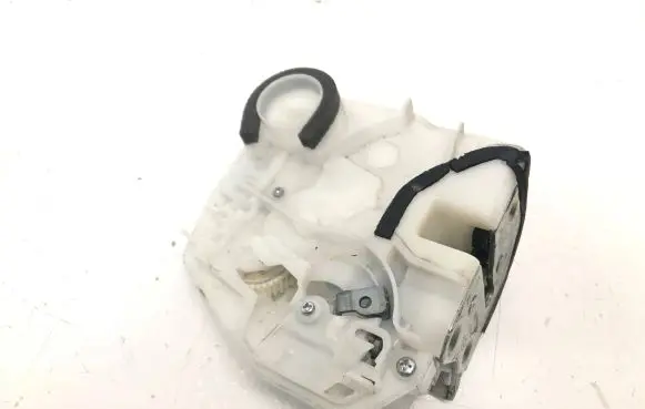 Mitsubishi Outlander Front door lock MW400233J 5PIN