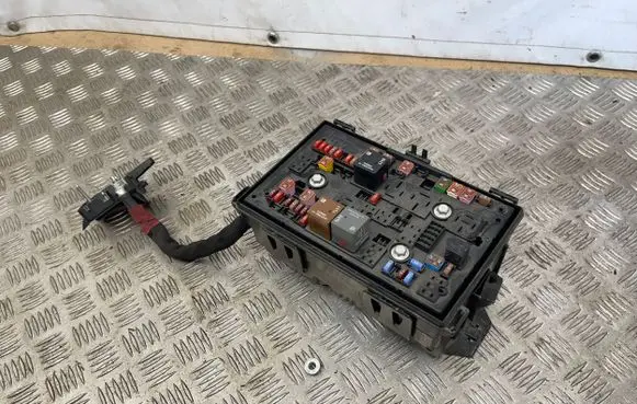 Opel Ampera Fuse module 22785253 20951908