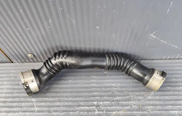 KIA Sportage Air intake hose/pipe 282602M410