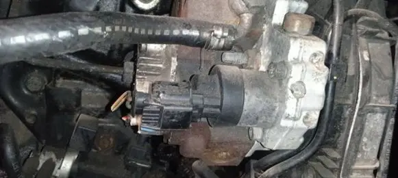 Opel Astra H Fuel injection high pressure pump 00445010086 8973279241