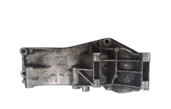 Volkswagen Golf III Engine mounting bracket 032145169H