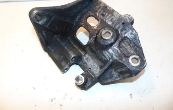 Chrysler Voyager A/C compressor mount bracket 5281696 05281696