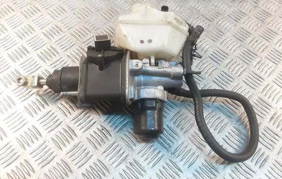 Mercedes-Benz E W211 Master brake cylinder A2114300302 0204251302 A0004300312