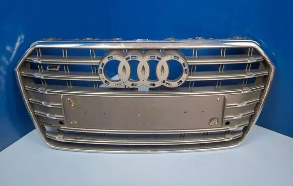 Audi A7 S7 4G Front bumper upper radiator grill 4G8853651J