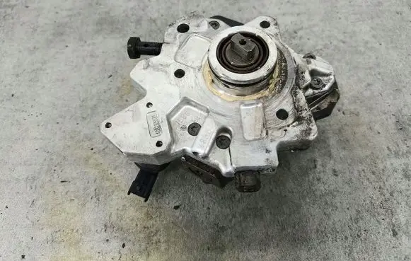 KIA Ceed Fuel injection high pressure pump BOSCH