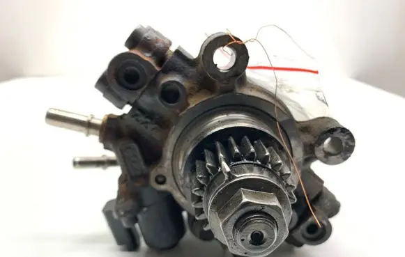 Renault Master III Fuel injection high pressure pump 167008683R