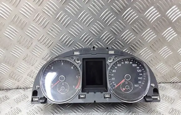 Volkswagen PASSAT B6 Speedometer (instrument cluster) 3c0920960r