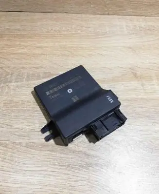 Audi A6 S6 C6 4F Gateway control module 4F0907468D