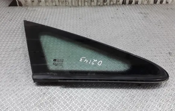Opel Zafira B Front triangle window/glass 