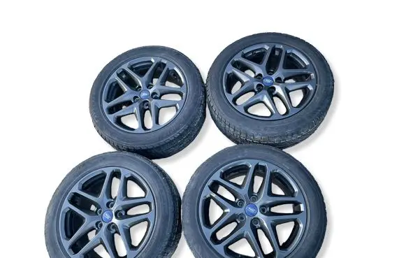 Ford Focus R17 alloy rim 