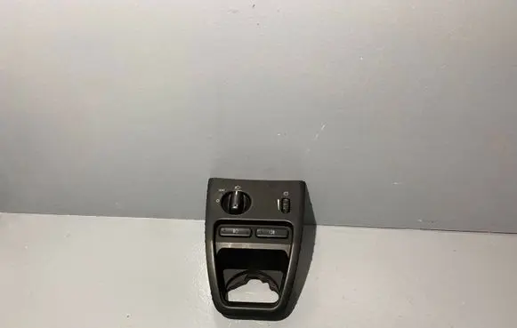 Volvo XC90 Light switch 8685450