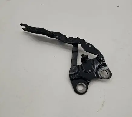 Engine bonnet/hood hinges