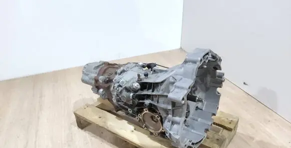 Audi A8 S8 D2 4D Manual 5 speed gearbox CYB CYB133486 01E301103K
