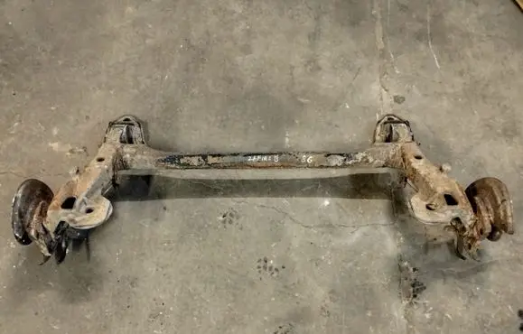 Opel Zafira B Rear axle beam 