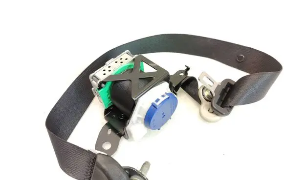 Mazda 6 Front seatbelt 0437002