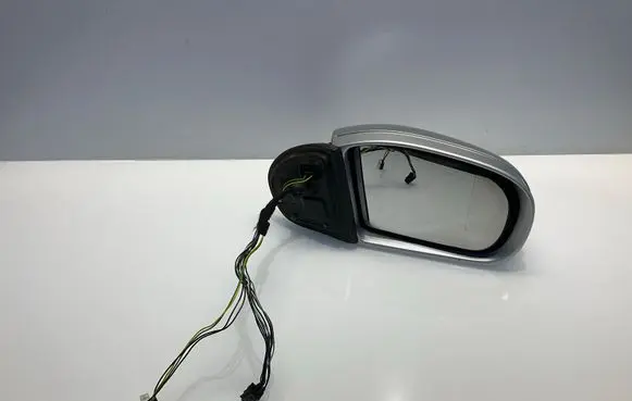 Mercedes-Benz E W211 Front door electric wing mirror