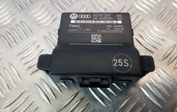 Seat Leon (1P) Other control units/modules 1K0907530P 1K0907951