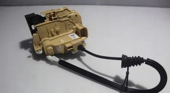 Alfa Romeo Giulia Front door lock
