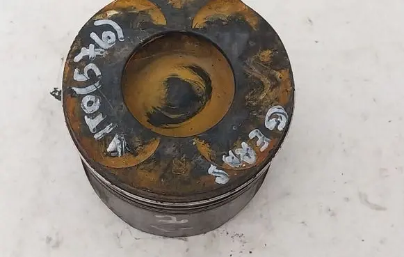 Piston