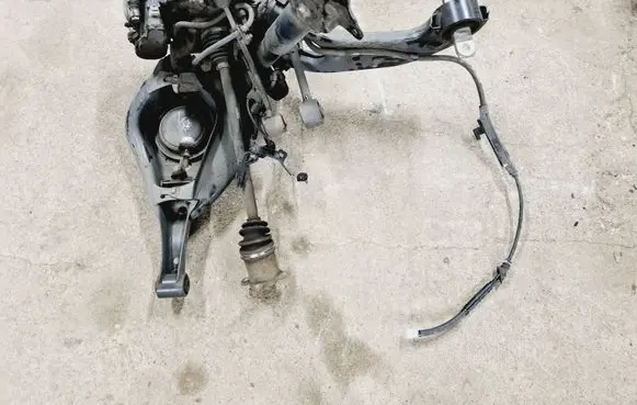 Lexus RX 450H Rear wheel hub spindle/knuckle 