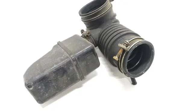 Mitsubishi Pajero Air intake duct part MR404745
