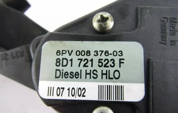 Volkswagen PASSAT B5.5 Accelerator throttle pedal 8D1721523F