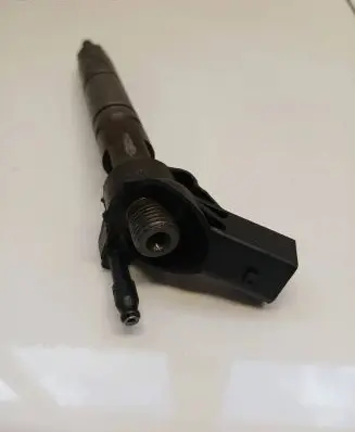 Jeep Grand Cherokee (WK) Fuel injector A642070 060218