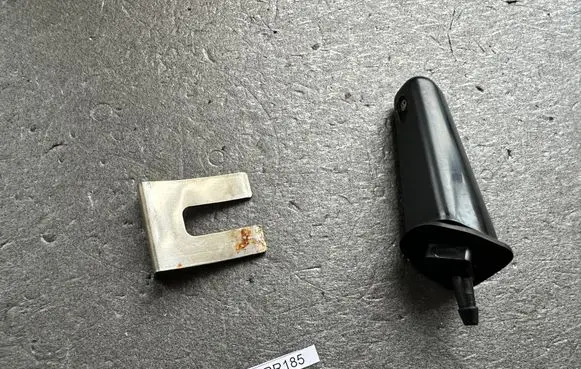 Nissan Patrol Y60 Rear window washer spray nozzle 2897005J00 2864705J00