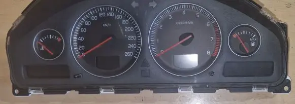 Volvo V70 Speedometer (instrument cluster) 30746097 69594690T