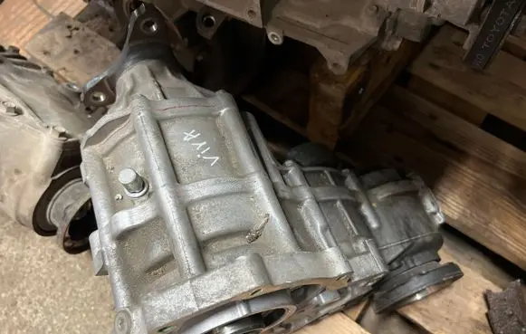 Lexus LS 460 - 600H Gearbox transfer box case 36100HRB001 3610050011