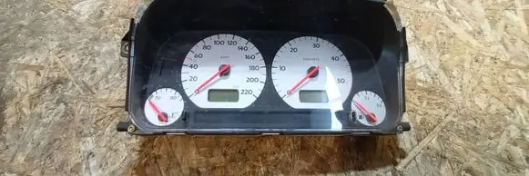 Volkswagen Golf III Speedometer (instrument cluster)