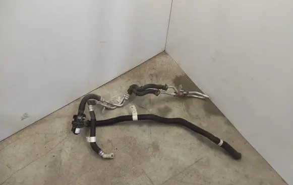 Ford Explorer VI Engine coolant pipe/hose L1M318495BAC L1M318D481BAD