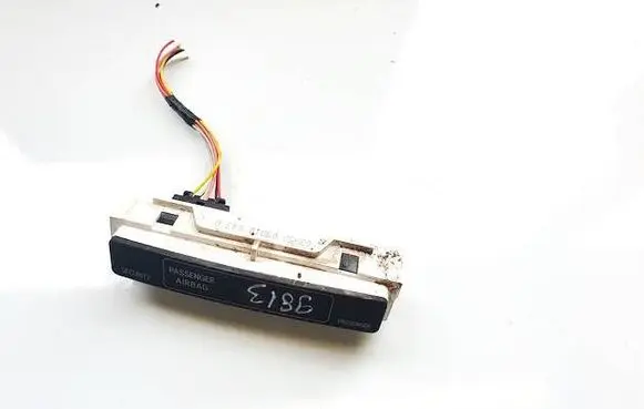 Passenger airbag on/off switch