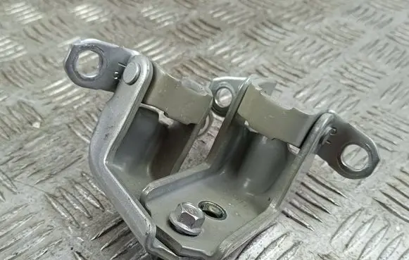 Mitsubishi Outlander IV Front door hinge set 