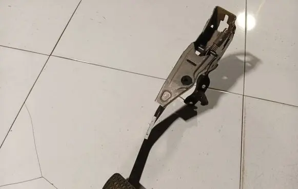 Honda FR-V Brake pedal 