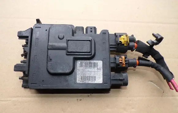 Renault Megane IV Battery control module 243800007R