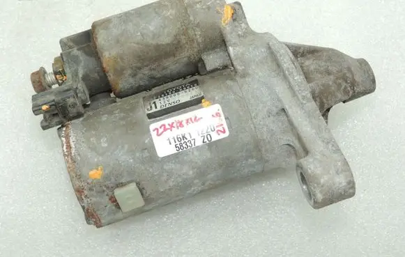 Toyota Yaris XP210 Starter motor 28100K0010