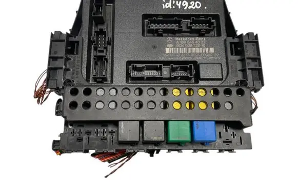 Mercedes-Benz A W169 Fuse module A1695454332 5DK00872816