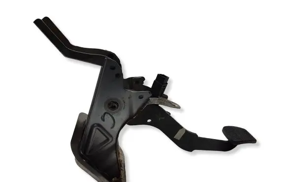 Nissan Almera Tino Clutch pedal 