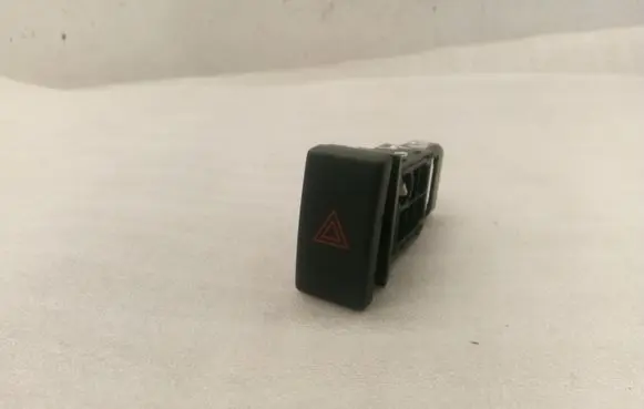 Toyota Avensis T250 Hazard light switch 157965 8433205050 TR9503