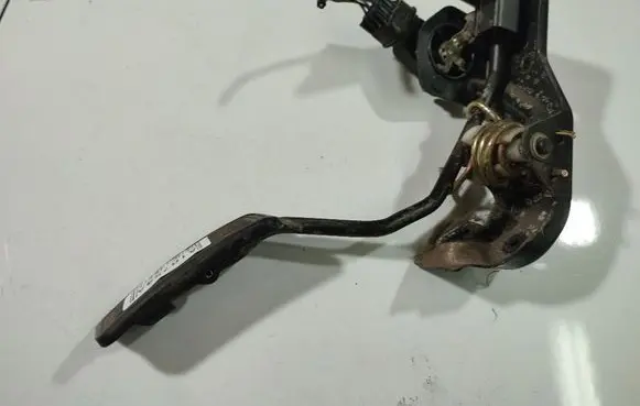 Toyota Corolla Verso E121 Accelerator throttle pedal