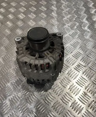 Volvo V60 Generator/alternator 30659390 TG15C186 213015115