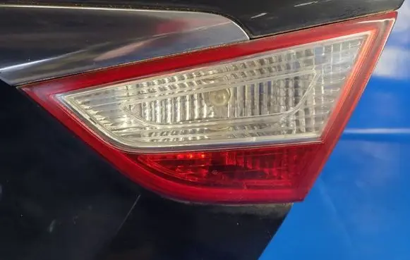 Hyundai Sonata Boot/trunk interior light 924143S020
