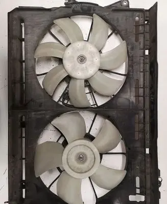 Toyota Corolla Verso AR10 Fan set 4227502520