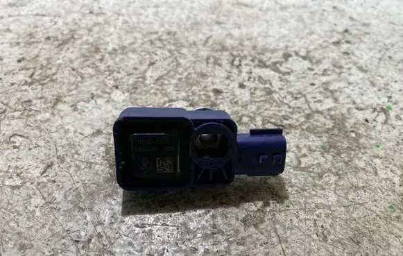 Dacia Sandero Airbag deployment crash/impact sensor 988304337R 101212 5WK44443