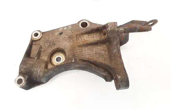 Peugeot Expert Engine mounting bracket
