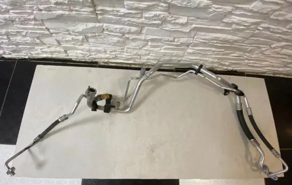 Peugeot Rifter Air conditioning (A/C) pipe/hose 9831702080