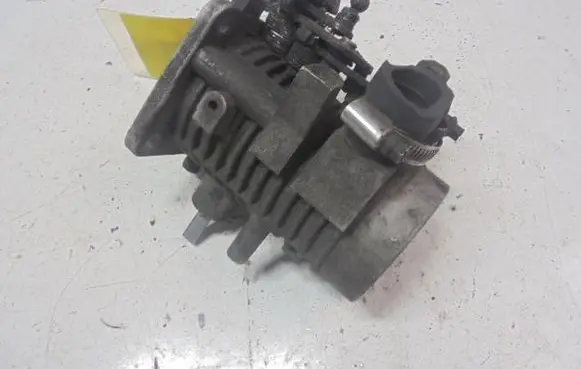 Opel Omega A Electric throttle body valve 90265756