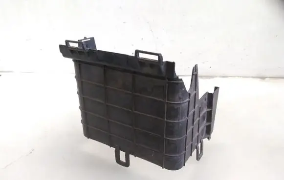 Volkswagen PASSAT B7 Battery box tray cover/lid 3C0915336