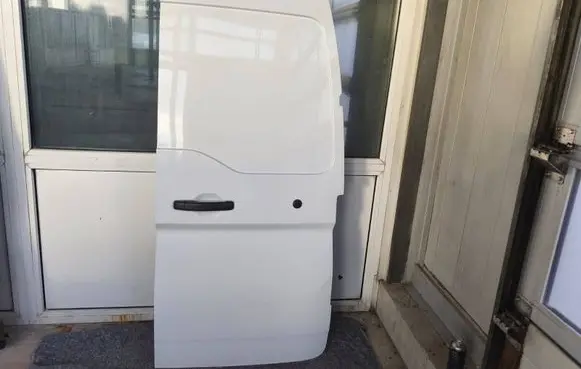 Renault Master IV Rear door